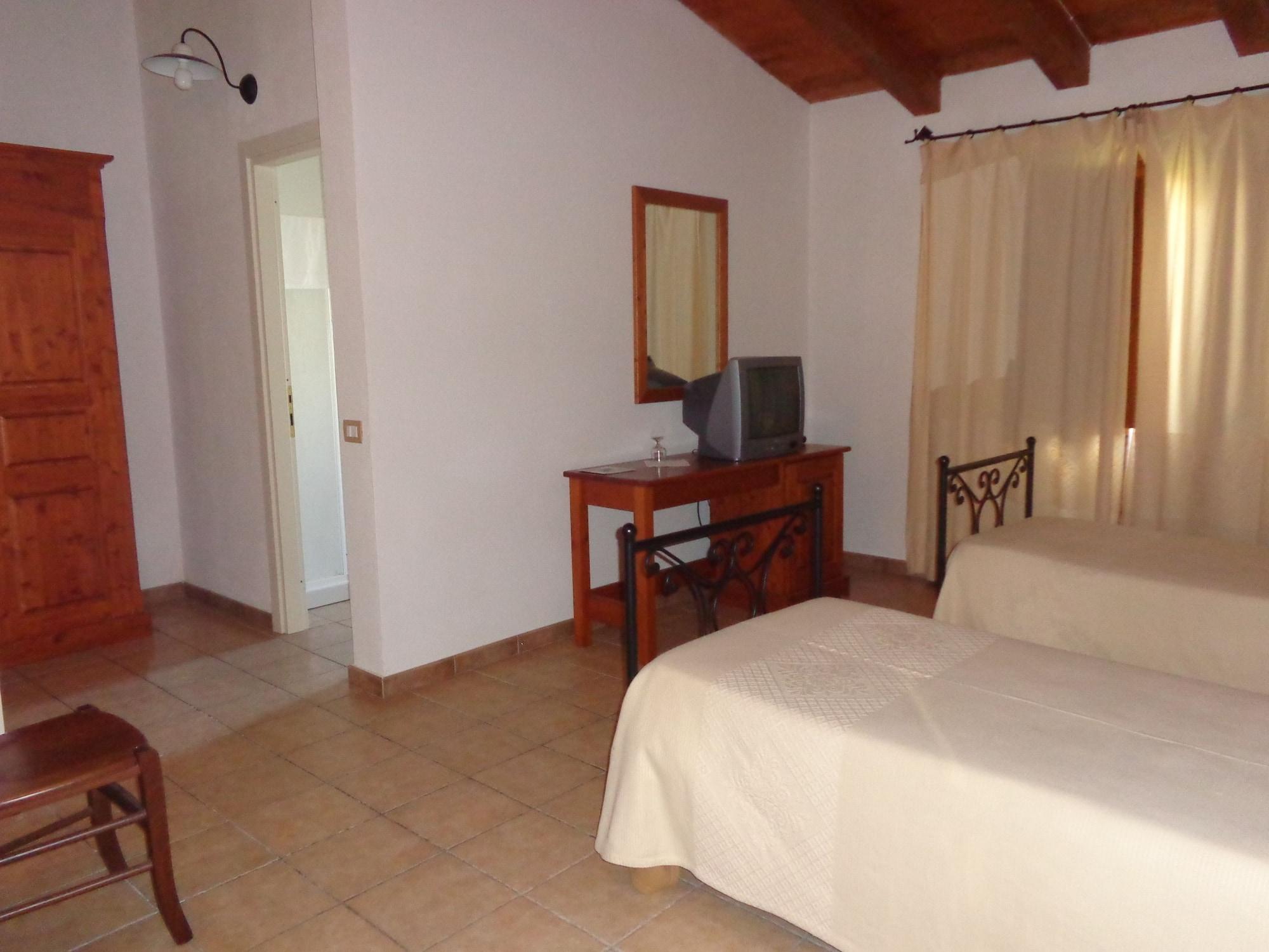 Hotel Su Baione Abbasanta Luaran gambar