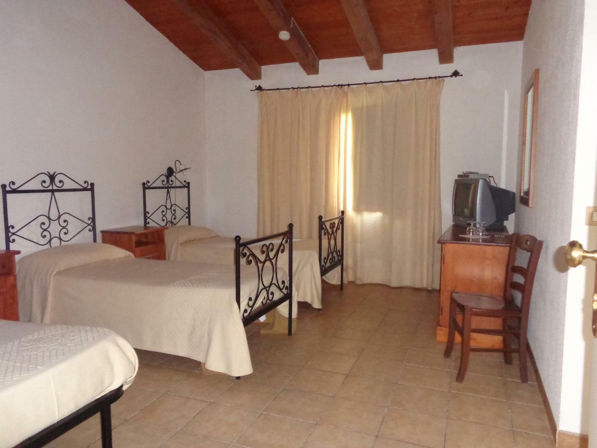 Hotel Su Baione Abbasanta Luaran gambar